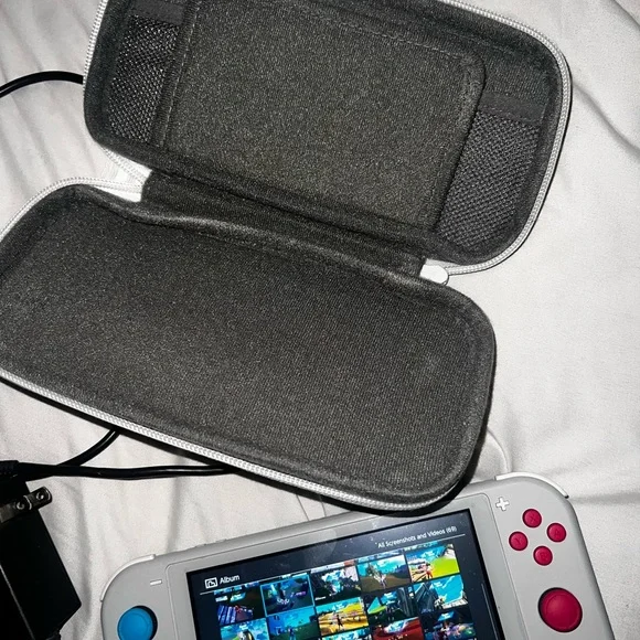 Special Edition 2019 Pokémon Nintendo Switch Lite Gray with Red and Blue Buttons - Picture 6 of 8